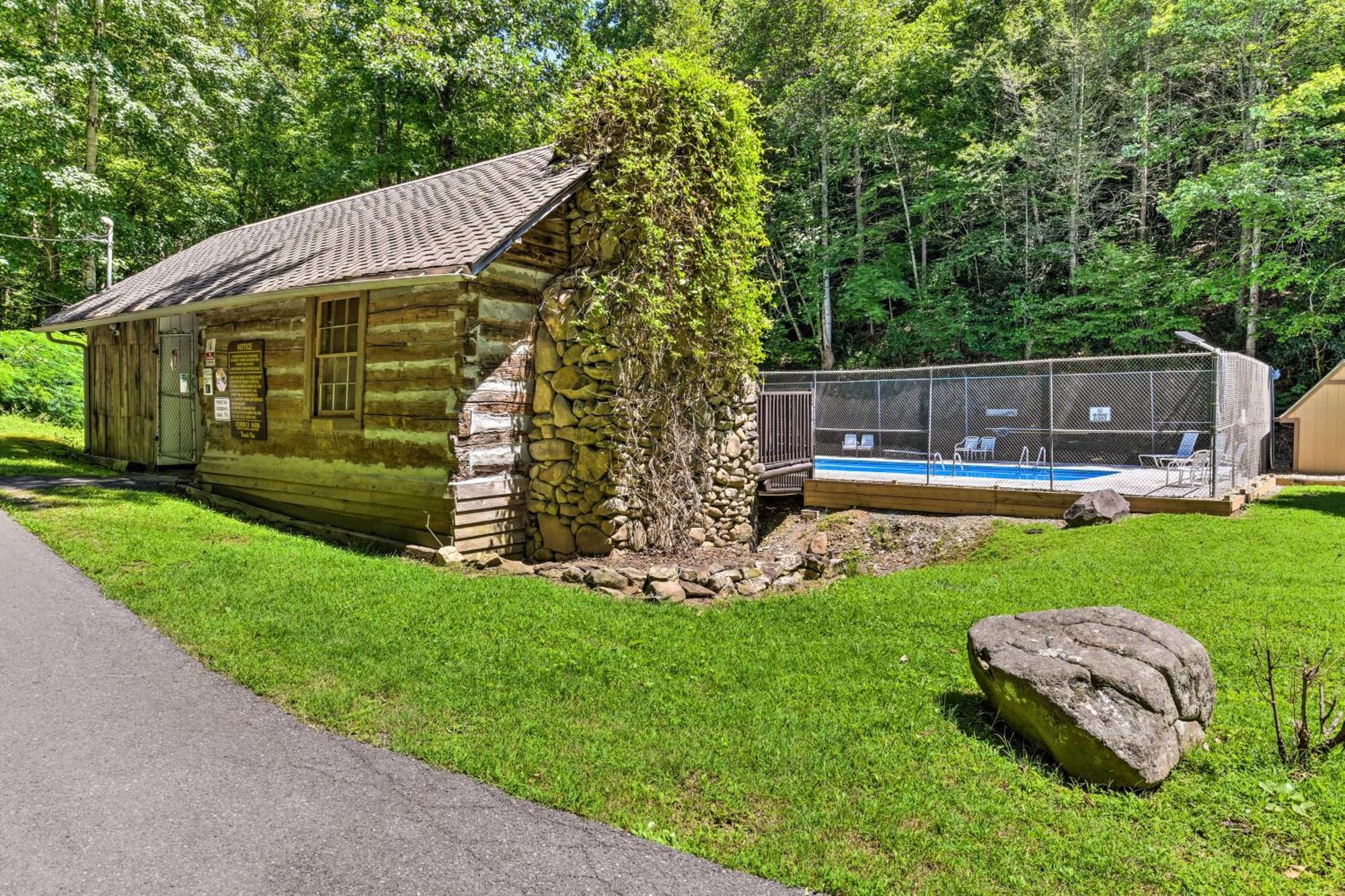 Gatlinburg Cabin With Game Room, Hot Tub And Mtn Views Экстерьер фото